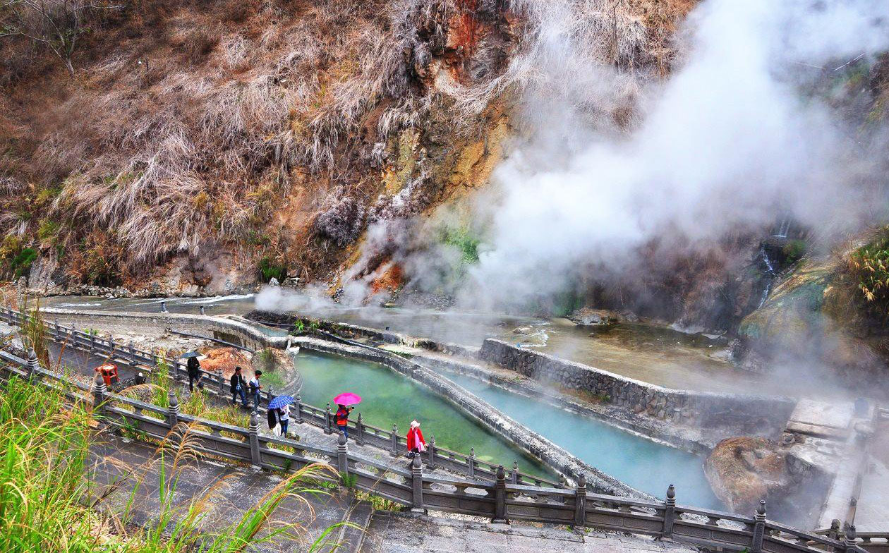 腾冲火山热海2.jpg